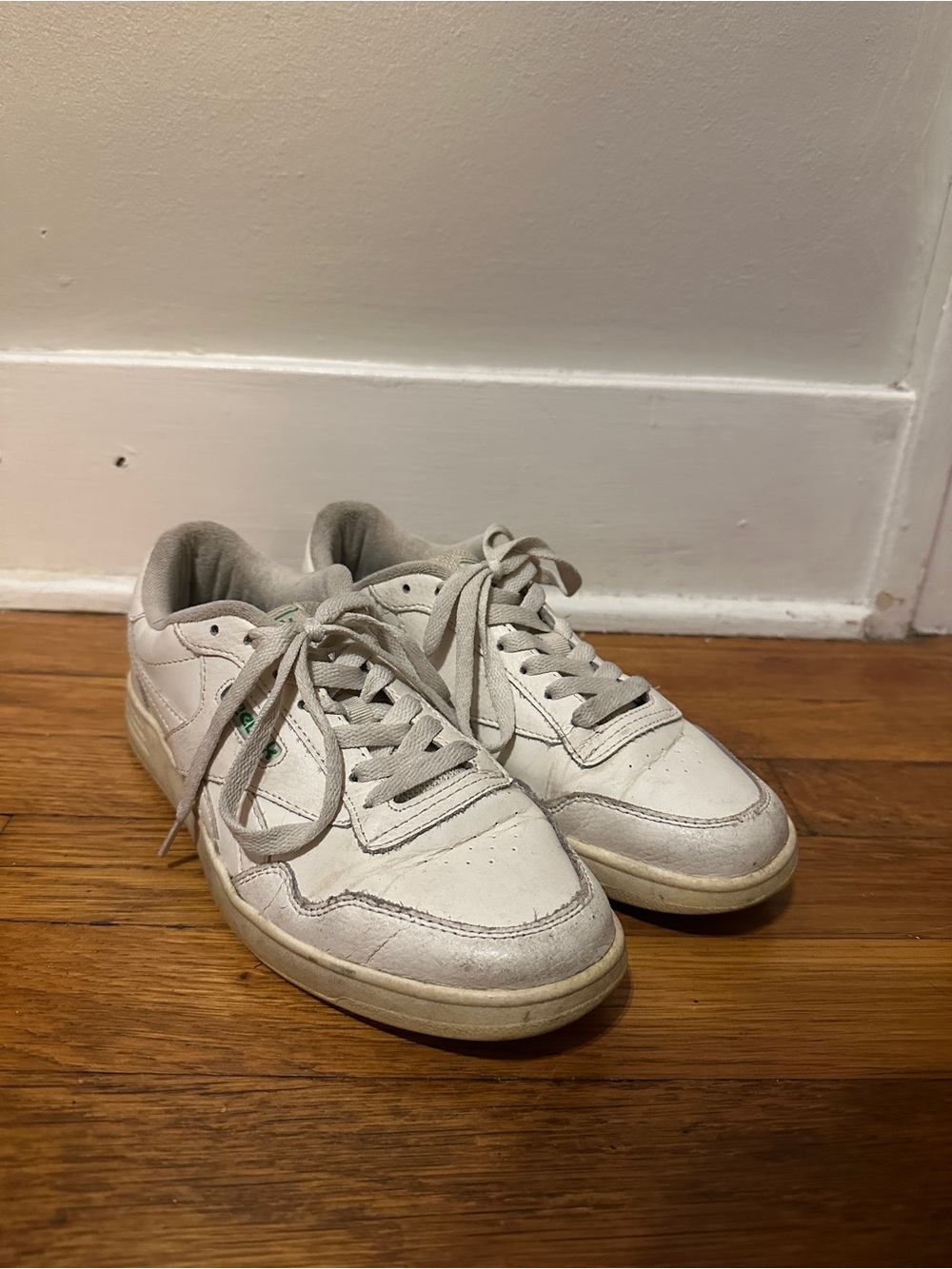 Reebok White Sneakers with Green Insole